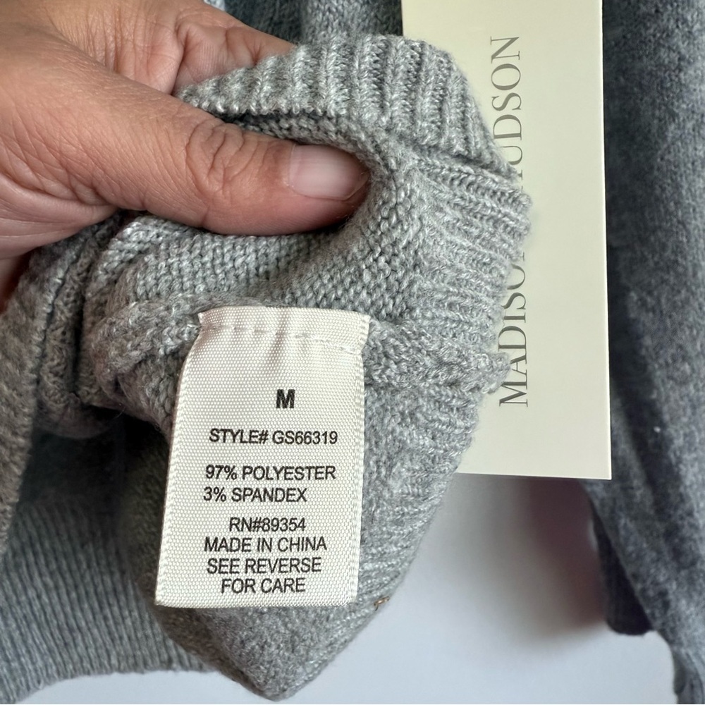 Madison + Hudson Grey Bonjour Graphic Sweater Red Cursive Embroidery NWT - Picture 5 of 6